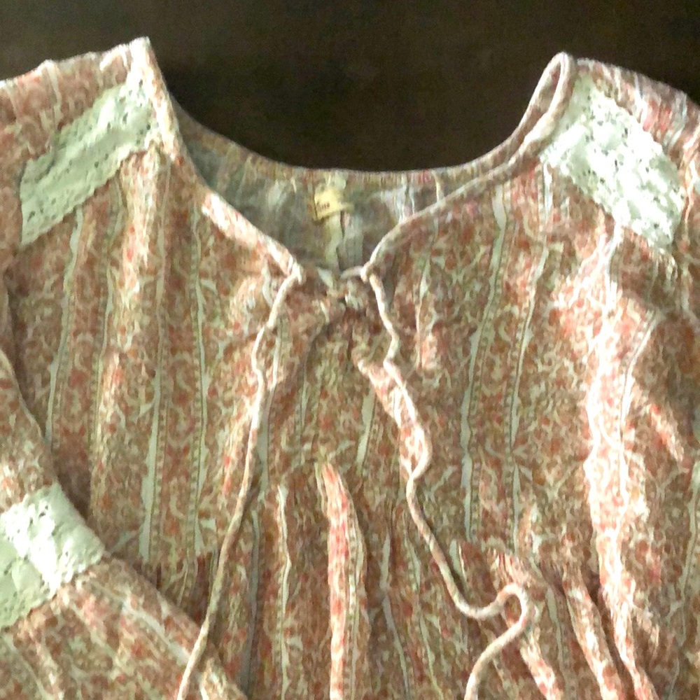 Hollister women’s blouse